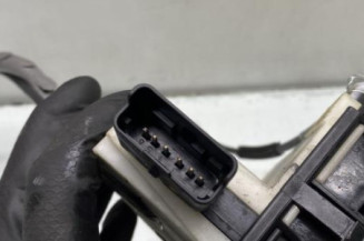 Serrure avant gauche PEUGEOT 208 1