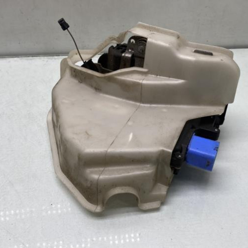 Serrure arriere gauche VOLKSWAGEN GOLF 5 Photo n°2