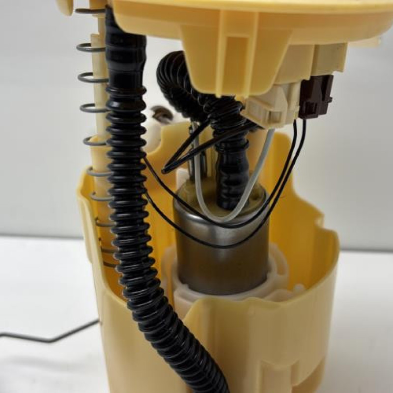 Pompe à carburant RENAULT CLIO 4 Photo n°6