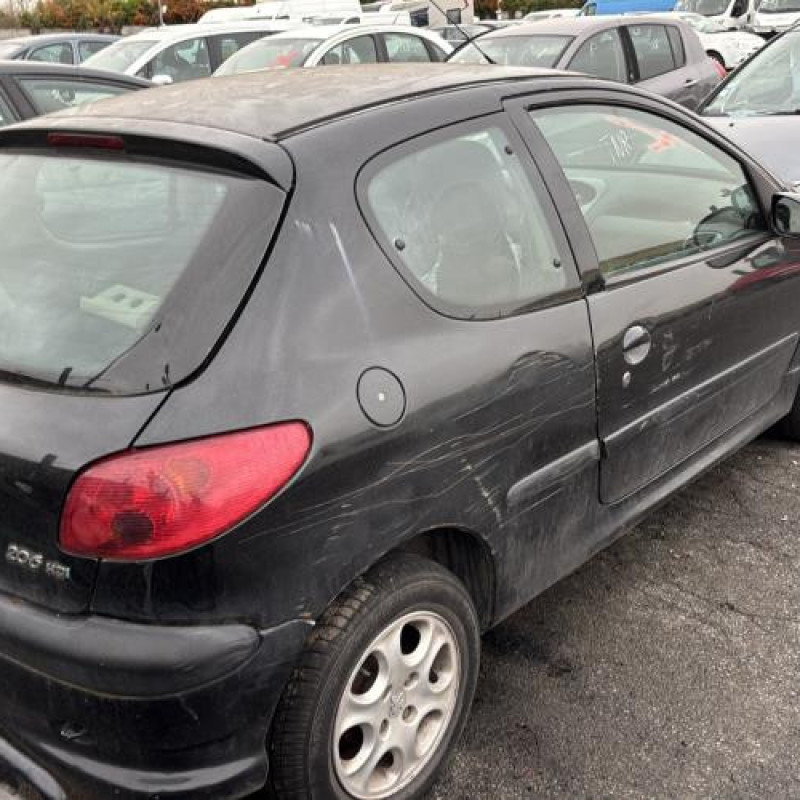 Pare choc arriere PEUGEOT 206 Photo n°9