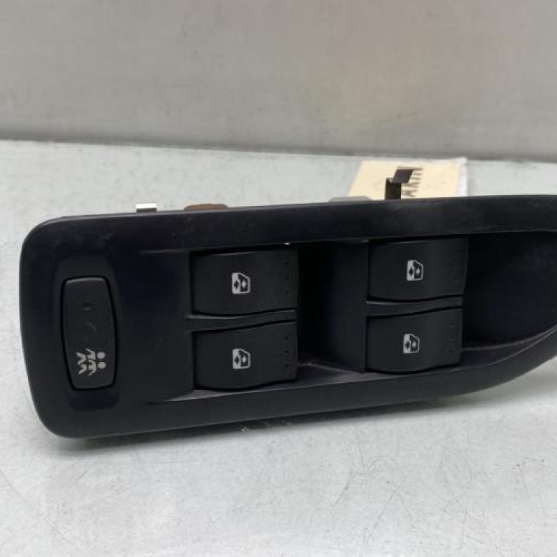 Interrupteur de leve vitre avant gauche RENAULT LAGUNA 2 Photo n°1