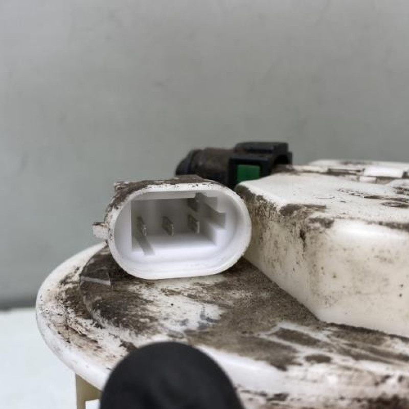 Pompe à carburant RENAULT LAGUNA 2 Photo n°4