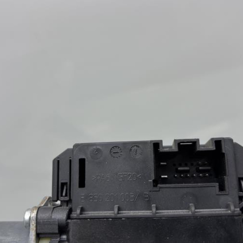 Leve vitre electrique avant gauche VOLKSWAGEN POLO 5 Photo n°5