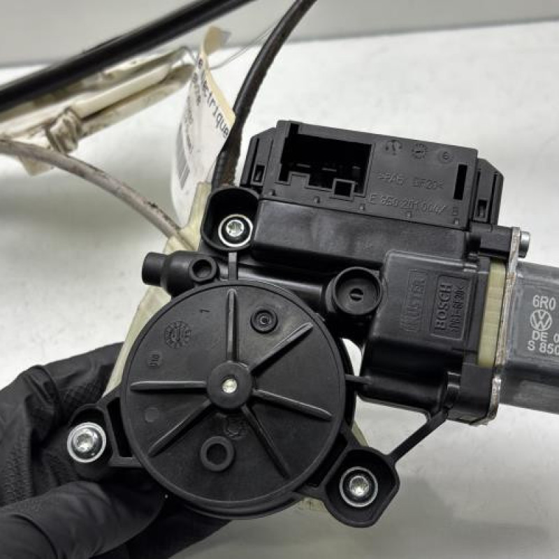 Leve vitre electrique arriere gauche VOLKSWAGEN POLO 5 Photo n°4
