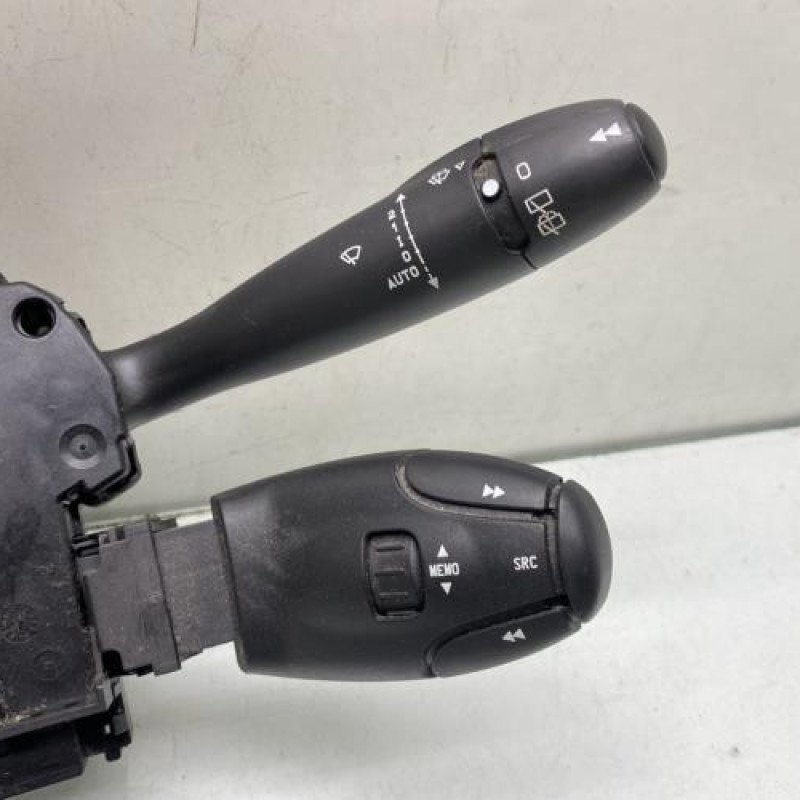 Com (Bloc Contacteur Tournant+Commodo Essuie Glace+Commodo Phare) CITROEN C2 Photo n°2