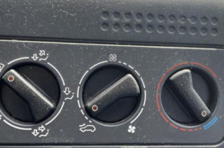 Bras essuie glace avant droit PEUGEOT 205