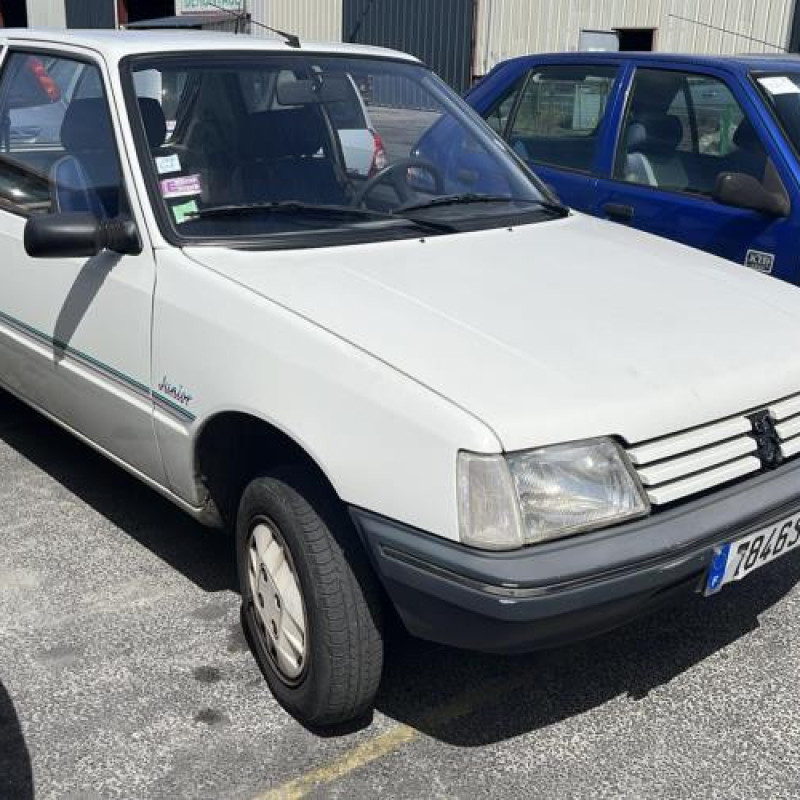 Bras essuie glace avant droit PEUGEOT 205 Photo n°12