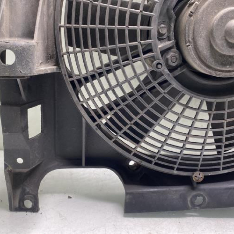 Moto ventilateur radiateur PEUGEOT 205 Photo n°6