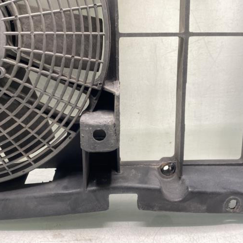 Moto ventilateur radiateur PEUGEOT 205 Photo n°7