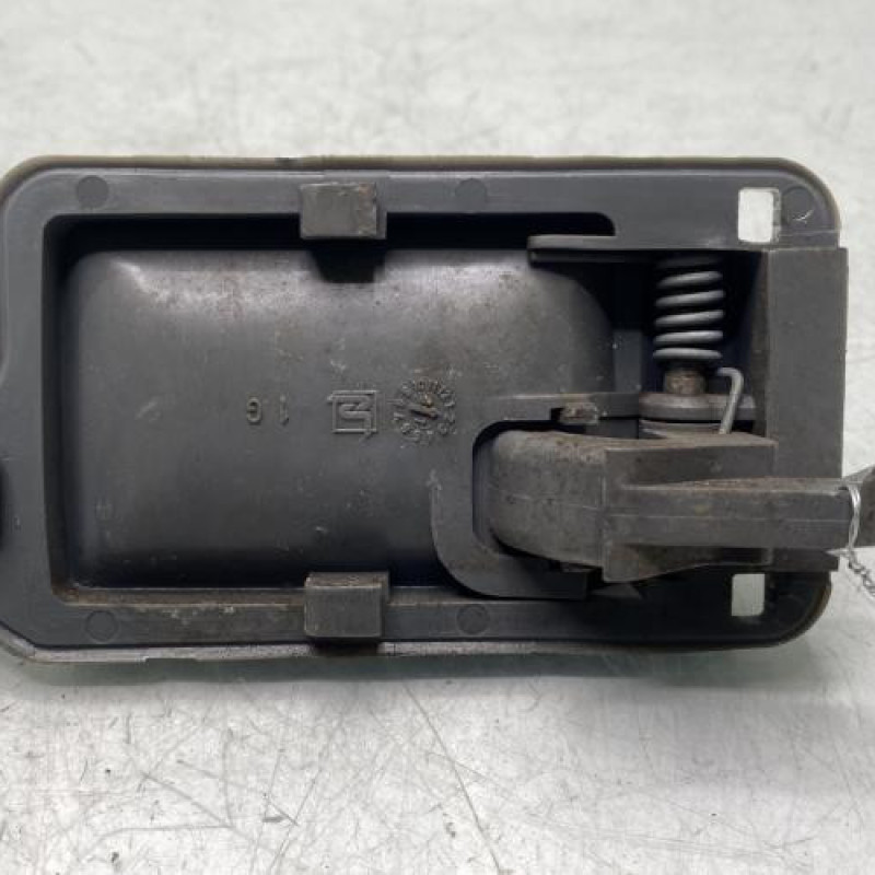 Poignee interieur avant gauche PEUGEOT 205 Photo n°3