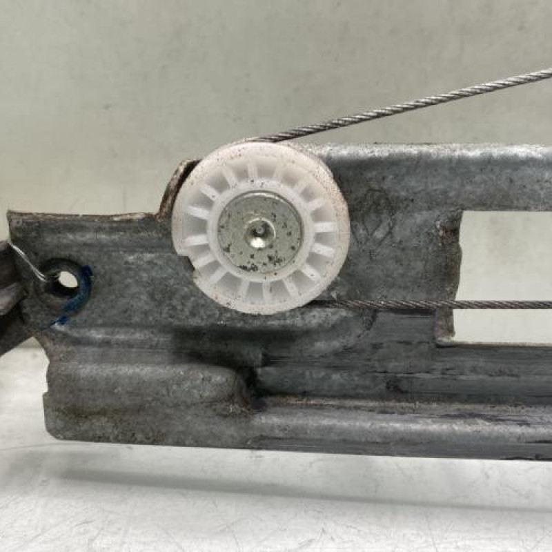 Leve vitre electrique arriere gauche RENAULT MEGANE 2 Photo n°4