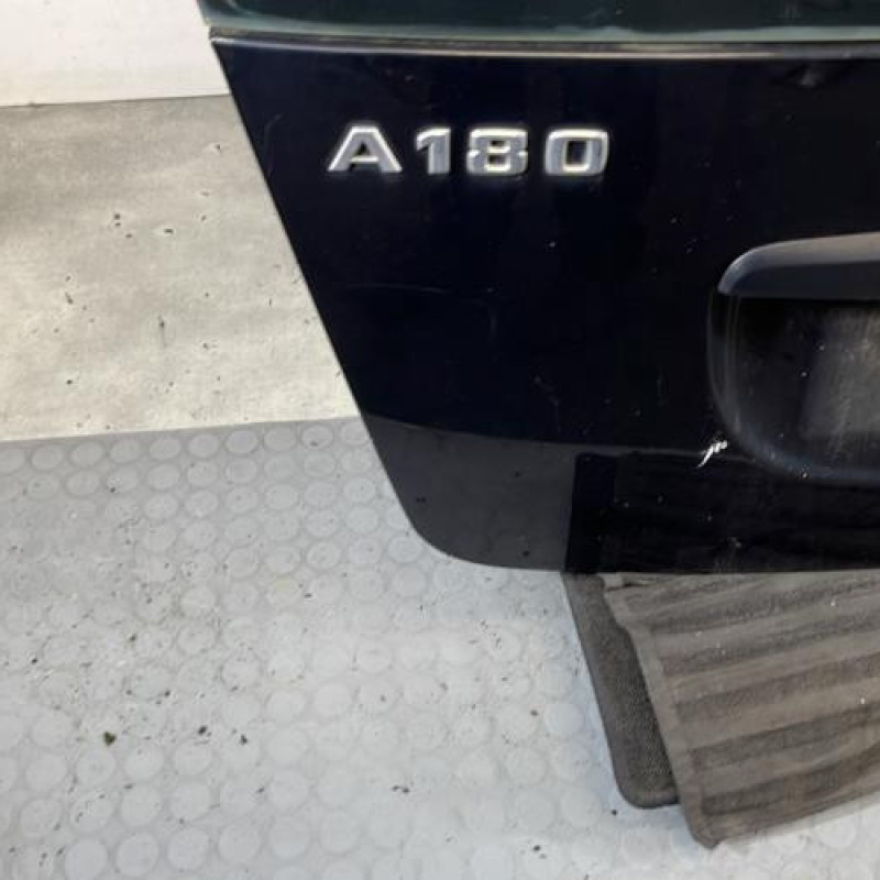 Malle/Hayon arriere MERCEDES CLASSE A 169 Photo n°6