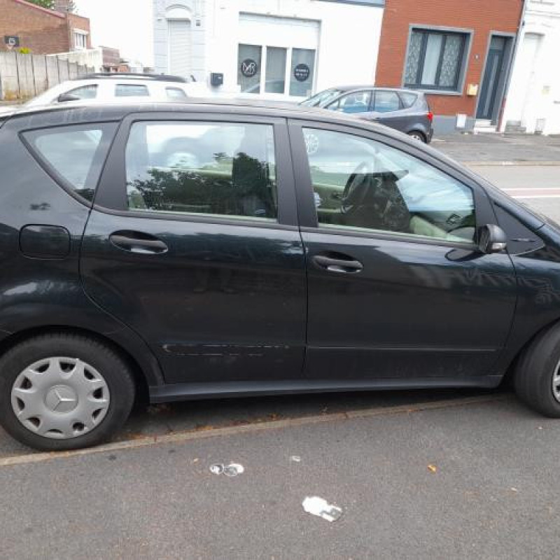 Pare choc avant MERCEDES CLASSE A 169 Photo n°12