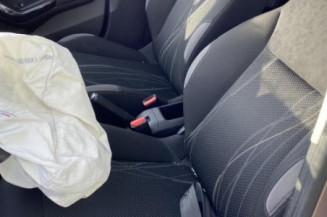 Bras essuie glace arriere PEUGEOT 208 1