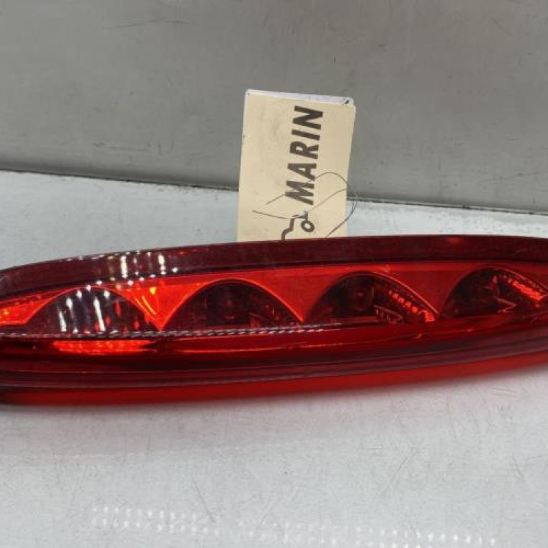 Feu arriere stop central PEUGEOT 208 1 Photo n°1