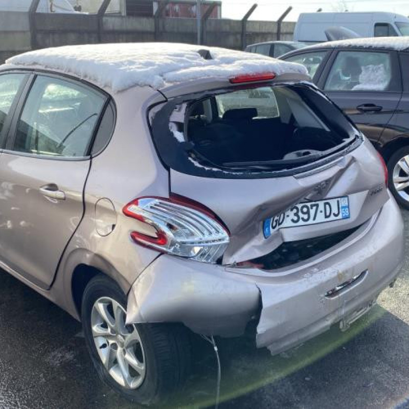 Feu arriere stop central PEUGEOT 208 1 Photo n°7