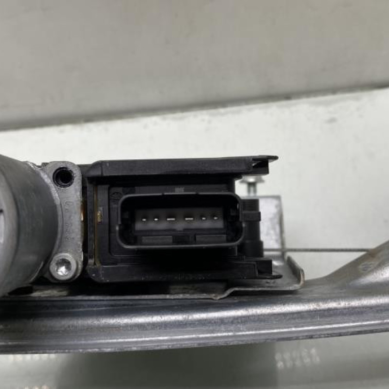 Leve vitre electrique avant gauche PEUGEOT 208 1 Photo n°4