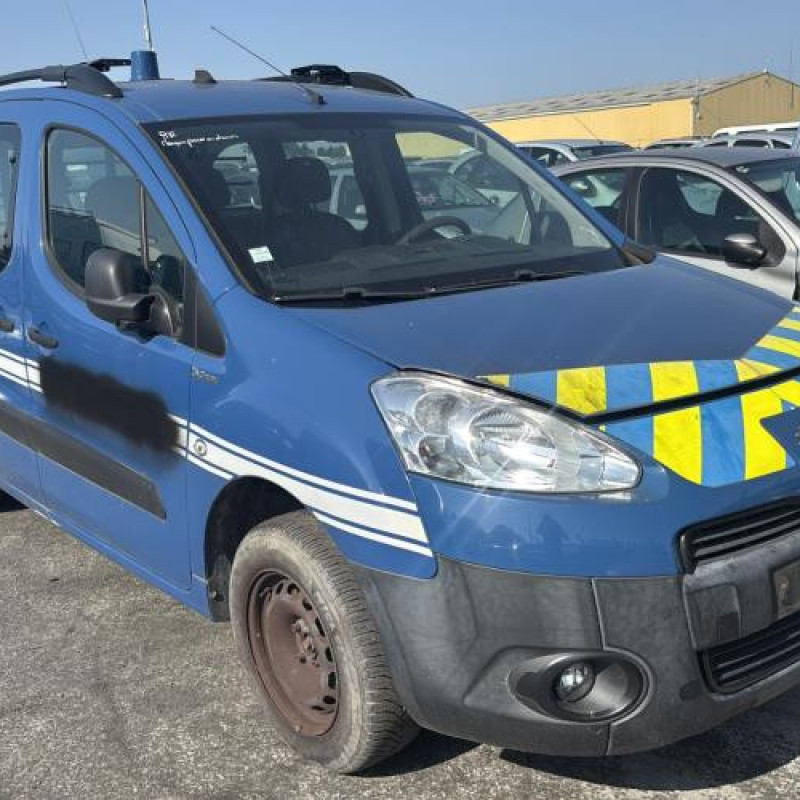 Feu arriere stop central PEUGEOT PARTNER 2 Photo n°9