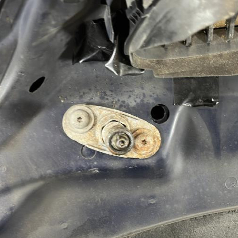 Capot BMW SERIE 3 E46 Photo n°6