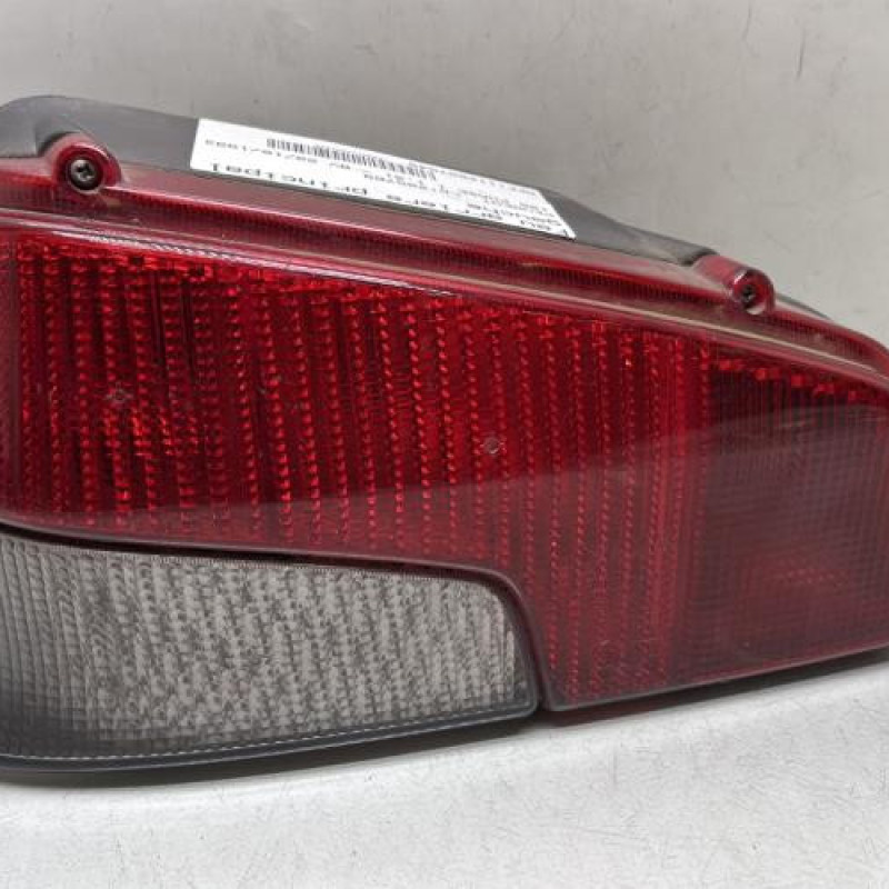 Feu arriere principal gauche (feux) PEUGEOT 106 Photo n°1