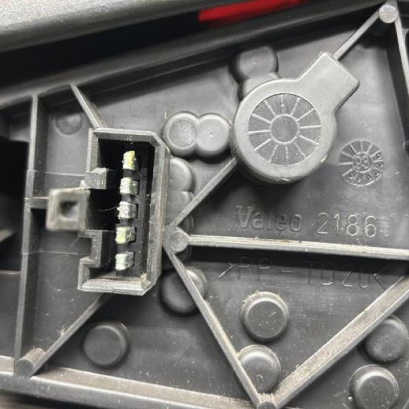 Feu arriere principal gauche (feux) PEUGEOT 106 Photo n°3