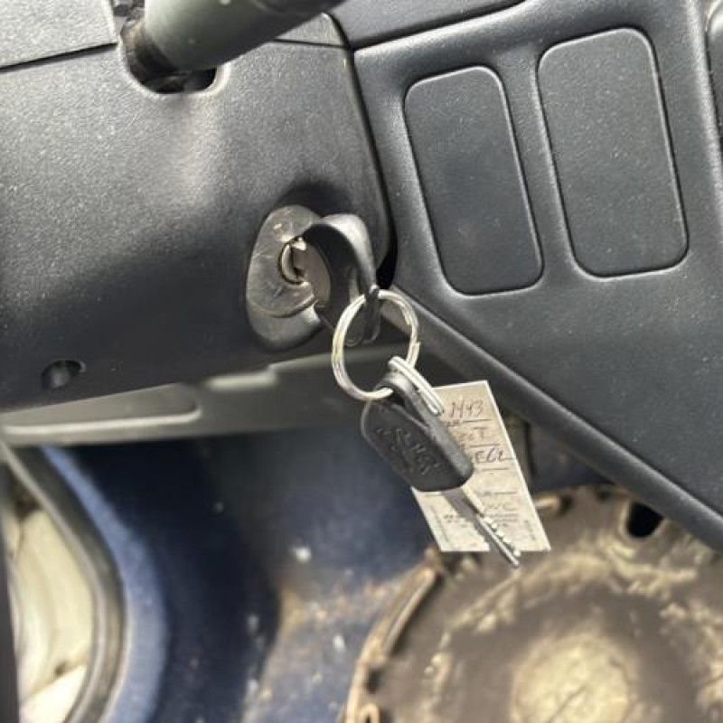 Feu arriere principal gauche (feux) PEUGEOT 106 Photo n°14