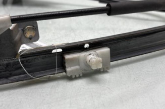 Leve vitre mecanique avant gauche PEUGEOT 106