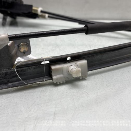 Leve vitre mecanique avant gauche PEUGEOT 106