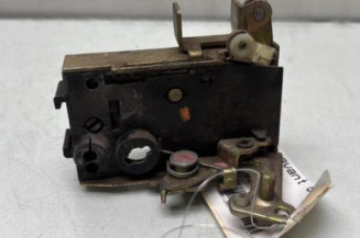 Serrure avant droit PEUGEOT 106