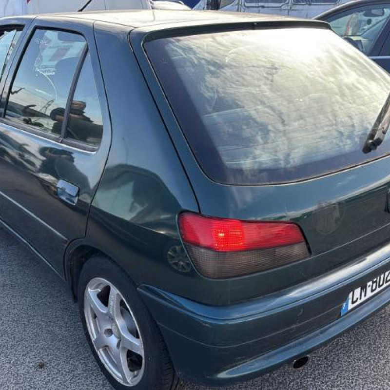 Pare choc arriere PEUGEOT 306 Photo n°12