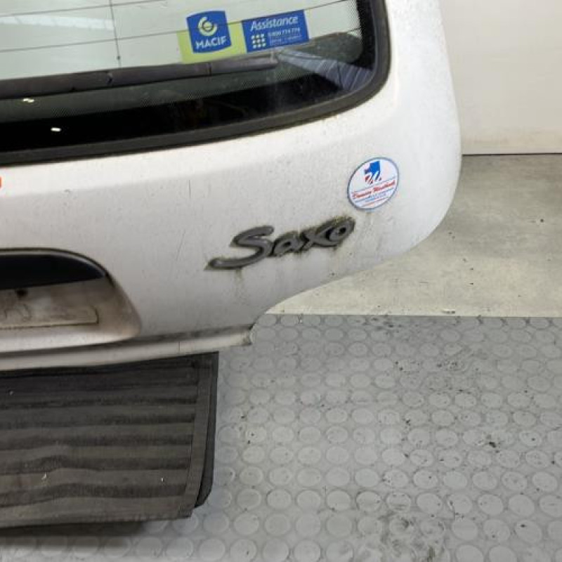 Malle/Hayon arriere CITROEN SAXO Photo n°7