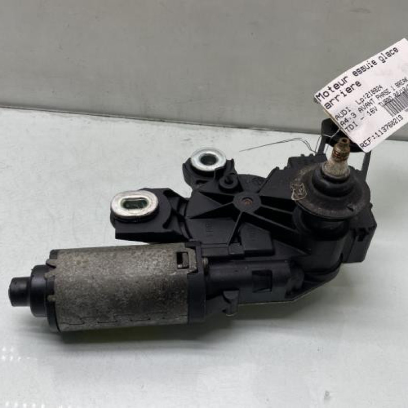 Moteur essuie glace arriere AUDI A4 3 Photo n°1