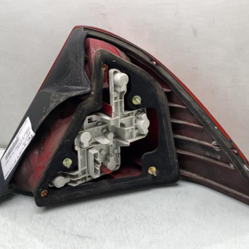 Feu arriere principal gauche (feux) FORD MONDEO 2 Photo n°2