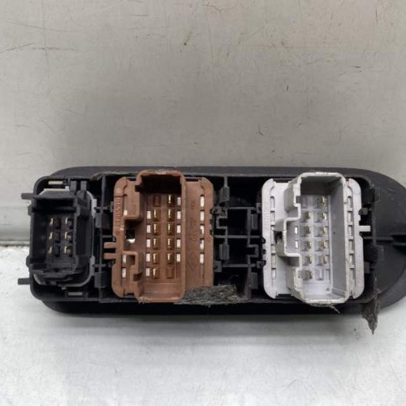 Interrupteur de leve vitre avant gauche RENAULT MEGANE 2 Photo n°2