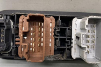 Interrupteur de leve vitre avant gauche RENAULT MEGANE 2