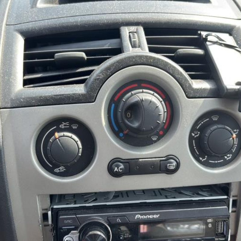 Interrupteur de leve vitre avant gauche RENAULT MEGANE 2 Photo n°20