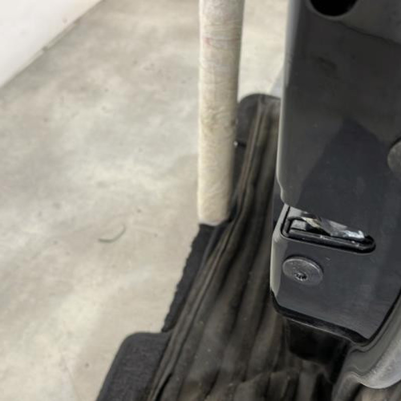 Porte avant droit VOLKSWAGEN GOLF 5 Photo n°3