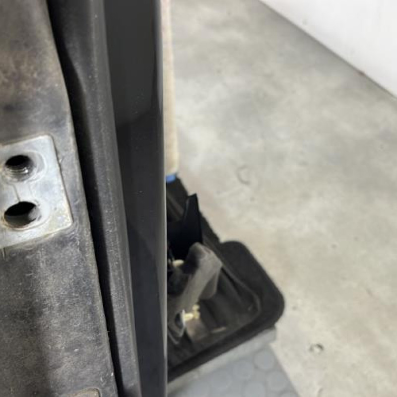 Porte avant droit VOLKSWAGEN GOLF 5 Photo n°4