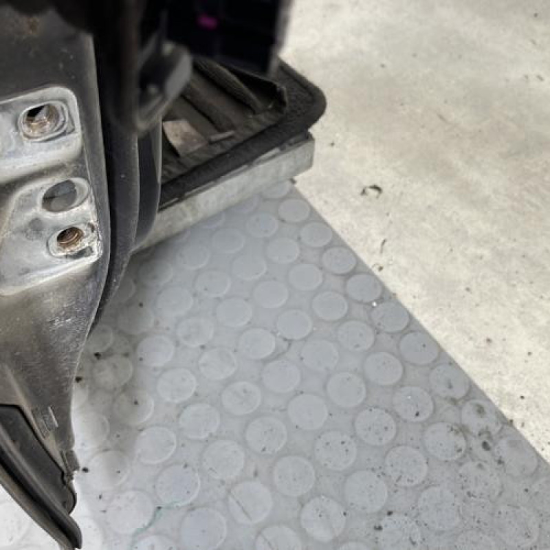 Porte avant droit VOLKSWAGEN GOLF 5 Photo n°5