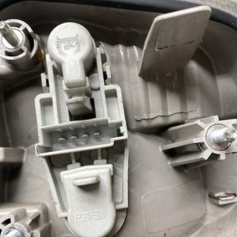 Feu arriere principal gauche (feux) FORD MONDEO 3 Photo n°3