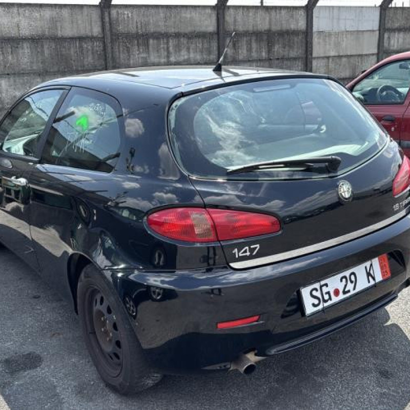 Porte avant gauche ALFA ROMEO 147 Photo n°10