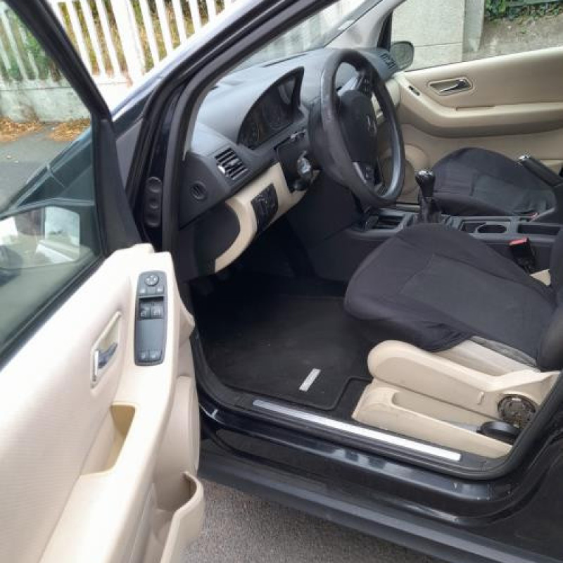 Renfort pare choc avant (traverse) MERCEDES CLASSE A 169 Photo n°13