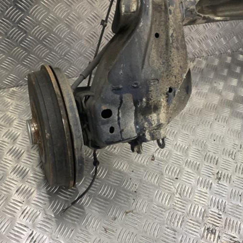 Essieu arriere OPEL CORSA E Photo n°2