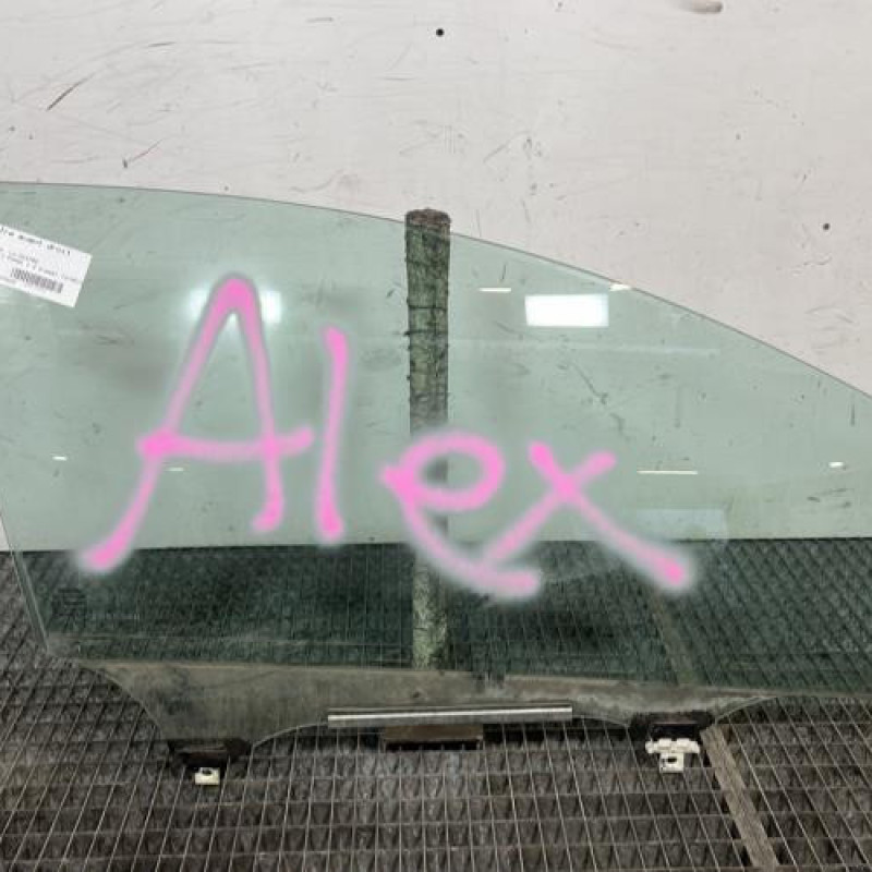 Vitre avant droit TOYOTA AURIS 1 Photo n°1