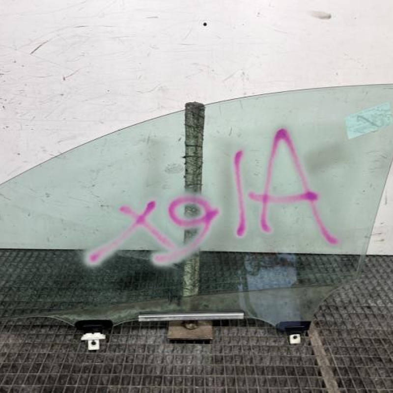 Vitre avant droit TOYOTA AURIS 1 Photo n°4