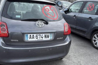 Vitre avant droit TOYOTA AURIS 1