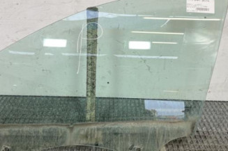 Vitre avant gauche RENAULT CLIO 3 Photo n°1