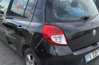 Vitre avant gauche RENAULT CLIO 3