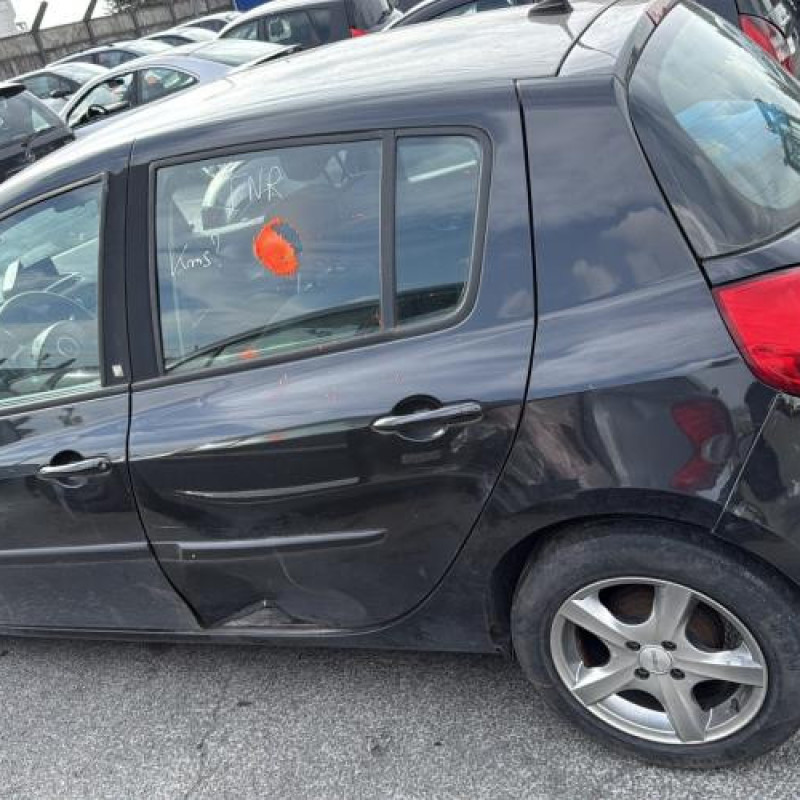 Vitre avant gauche RENAULT CLIO 3 Photo n°11