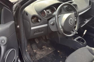 Vitre avant gauche RENAULT CLIO 3